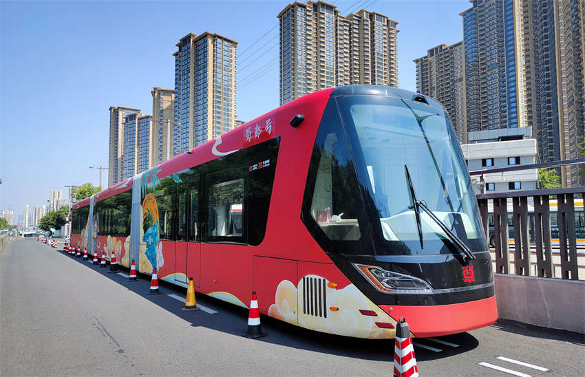 Trem inteligente estreia em Chengdu