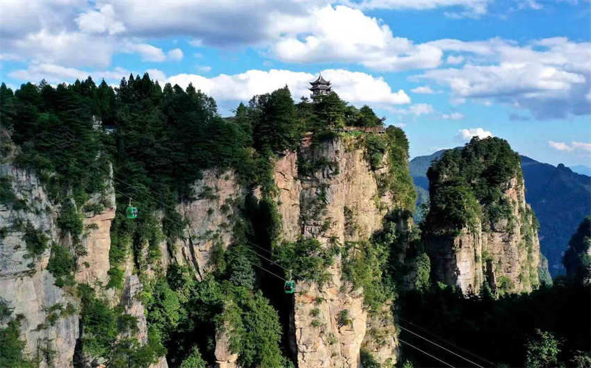 Galeria: bela paisagem de Zhangjiajie no ver?o