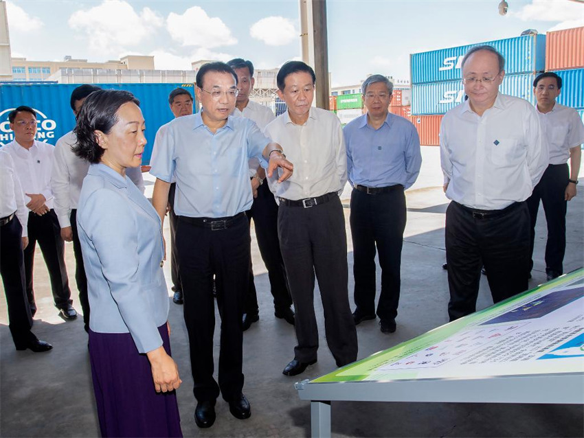 Premiê chinês destaca estabiliza??o de entidades de mercado e emprego e avan?o da abertura