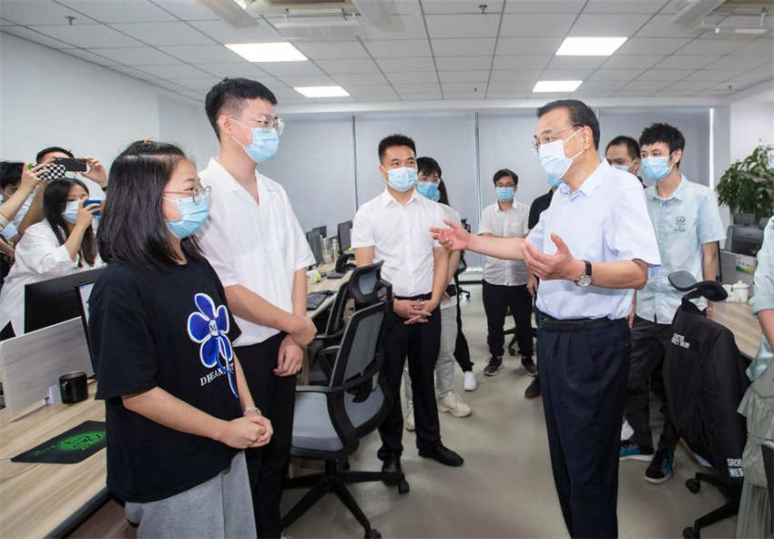 Premiê chinês destaca estabiliza??o de entidades de mercado e emprego e avan?o da abertura