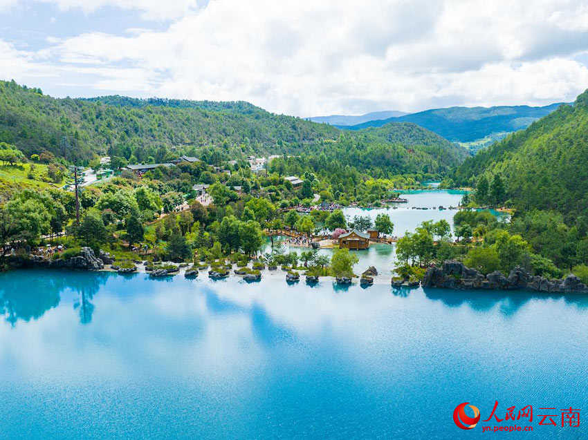 Galeria: Vista deslumbrante do vale de Lua Azul no ver?o