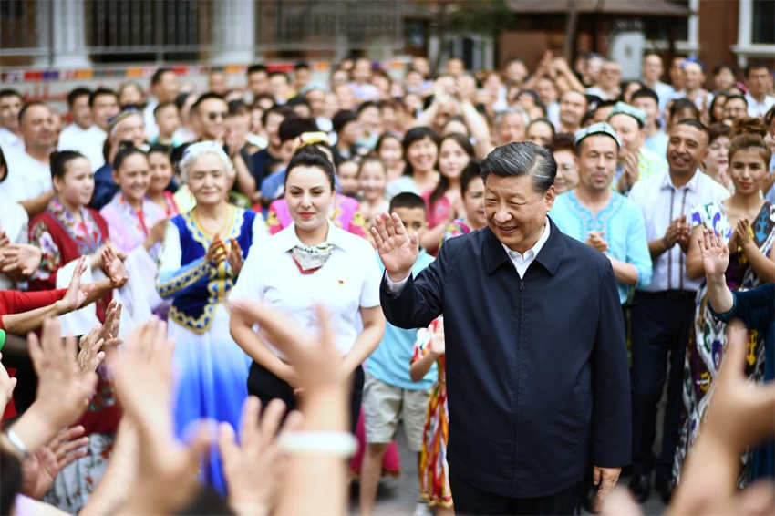 Xi Jinping destaca trabalho comunitário na inspe??o em Urumqi