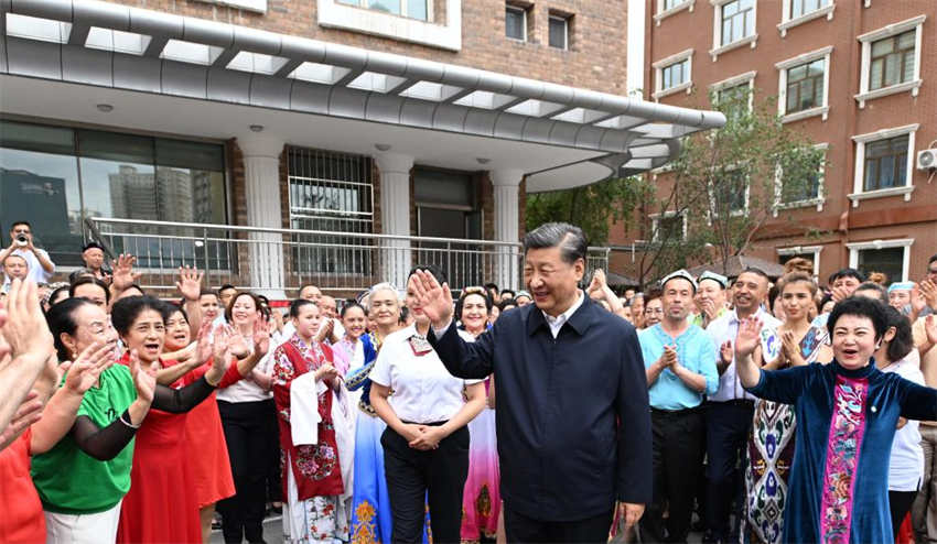 Xi Jinping destaca trabalho comunitário na inspe??o em Urumqi