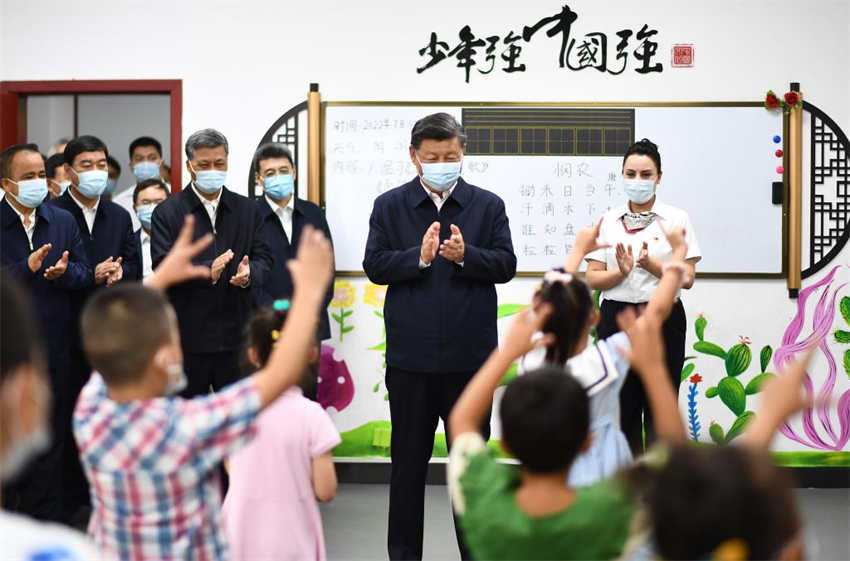 Xi Jinping destaca trabalho comunitário na inspe??o em Urumqi