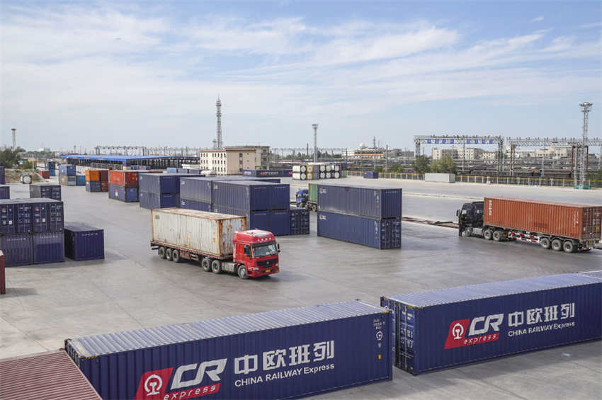 Xi Jinping diz que Xinjiang é um centro na coopera??o do Cintur?o e Rota