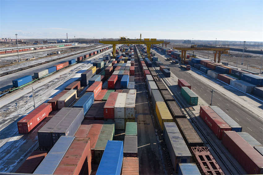 Xi Jinping diz que Xinjiang é um centro na coopera??o do Cintur?o e Rota