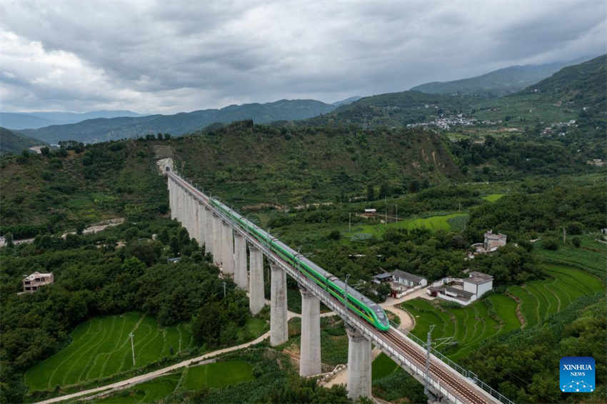 Se??o Dali-Baoshan da ferrovia Dali-Ruili será colocada em opera??o