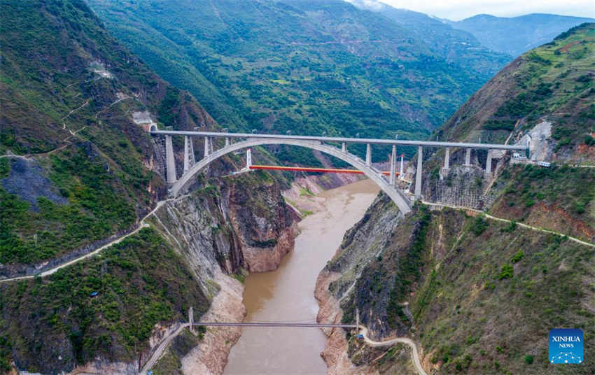 Se??o Dali-Baoshan da ferrovia Dali-Ruili será colocada em opera??o