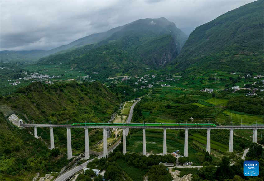 Se??o Dali-Baoshan da ferrovia Dali-Ruili será colocada em opera??o