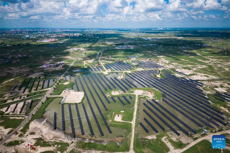 Nordeste da China: projeto fotovoltaico na superfície da água inicia abastecimento da rede