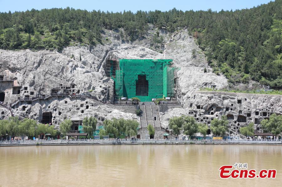 Concluído projeto de restauro do Templo Fengxian, nas Grutas Longmen 