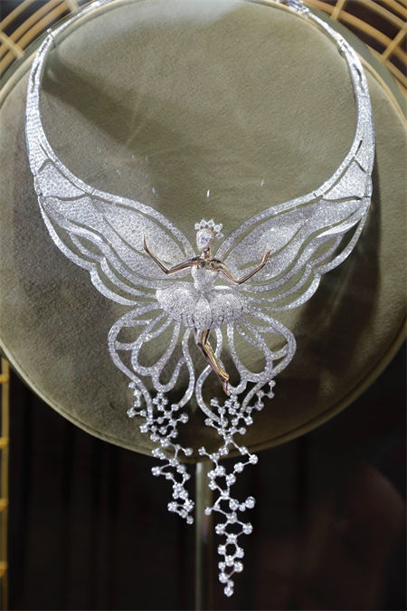 Jóias em destaque na 2a Exposi??o Internacional de Produtos de Consumo da China