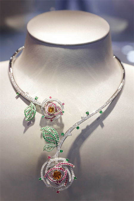 Jóias em destaque na 2a Exposi??o Internacional de Produtos de Consumo da China