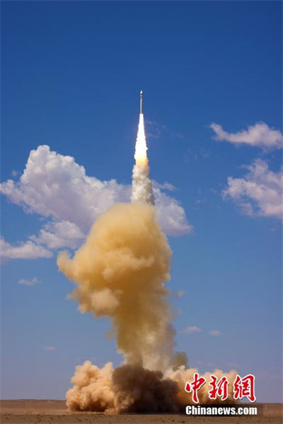 China lan?a seis satélites com sucesso