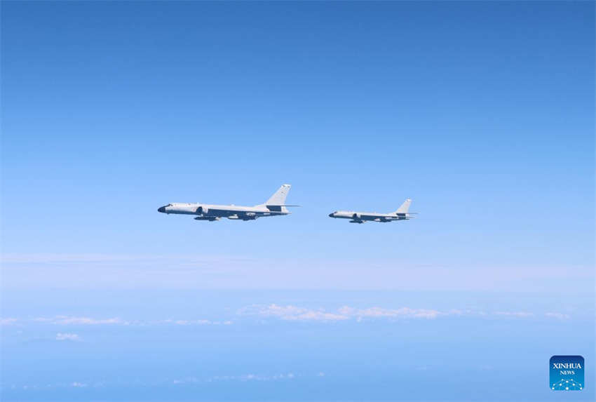 Comando do Teatro Oriental do ELP continua exercícios conjuntos para testar ataque de precis?o