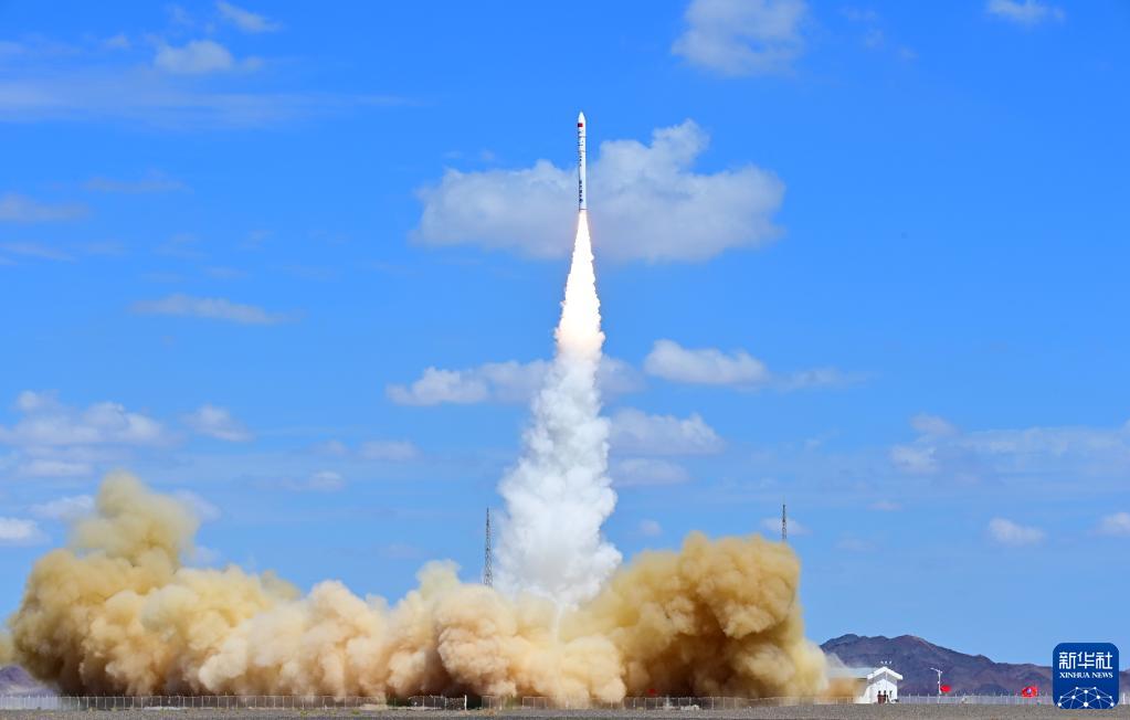 Foguete comercial chinês CERES-1 Y3 lan?a três satélites com sucesso