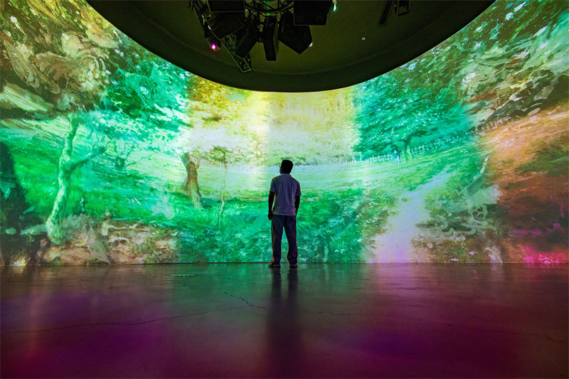 Exposi??o imersiva de obras arte dá vida a pinturas famosas em Chongqing