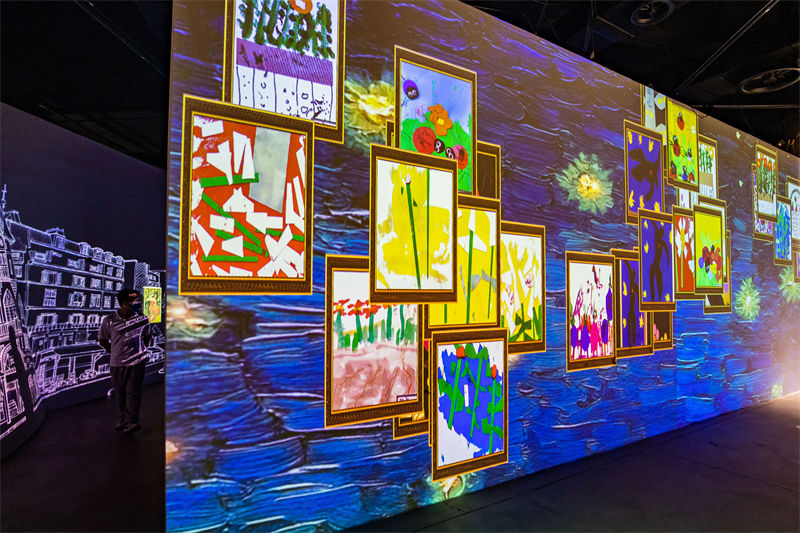 Exposi??o imersiva de obras arte dá vida a pinturas famosas em Chongqing