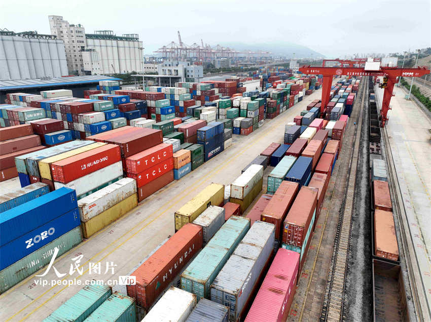 Lianyungang: transporte intermodal marítimo-ferroviário promove desenvolvimento da iniciativa “Cintur?o e Rota”