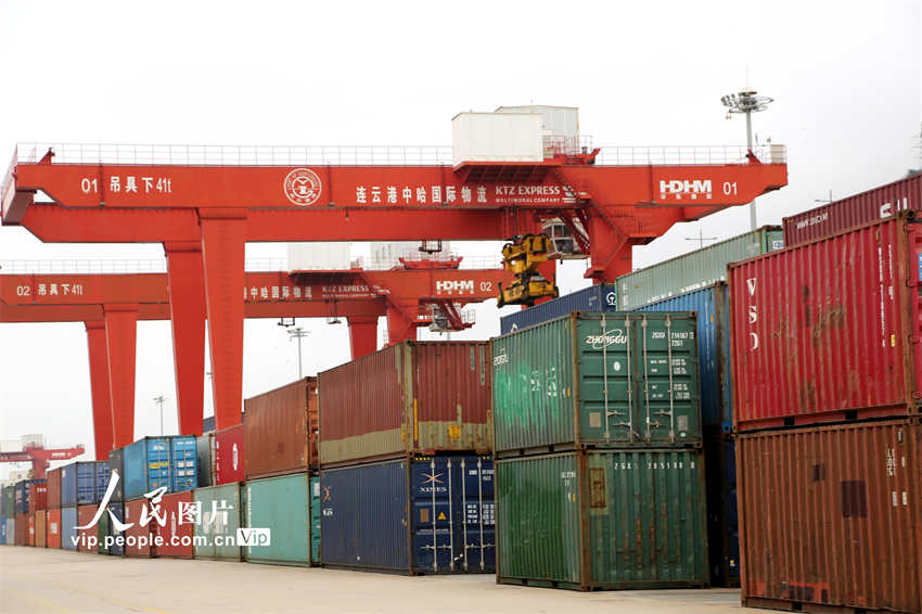 Lianyungang: transporte intermodal marítimo-ferroviário promove desenvolvimento da iniciativa “Cintur?o e Rota”