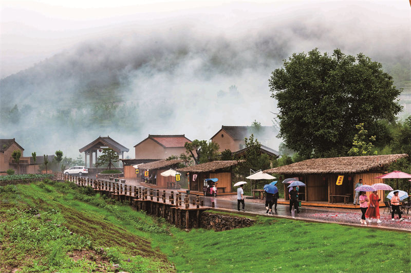 Beleza de estrada atrai aten??o turística no norte da China