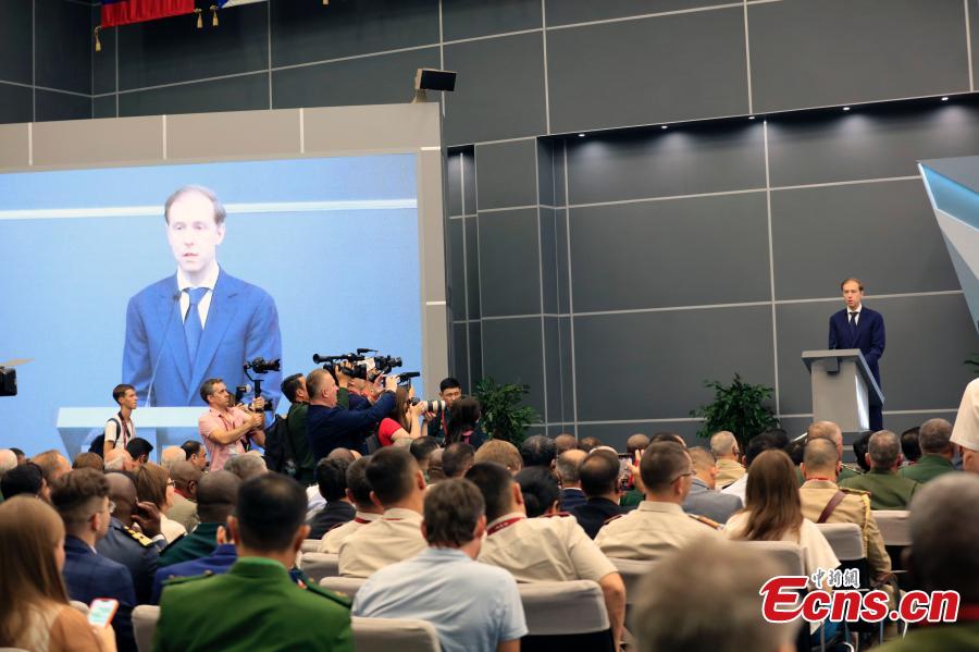 Rússia quer ampla coopera??o militar-técnica, diz Putin