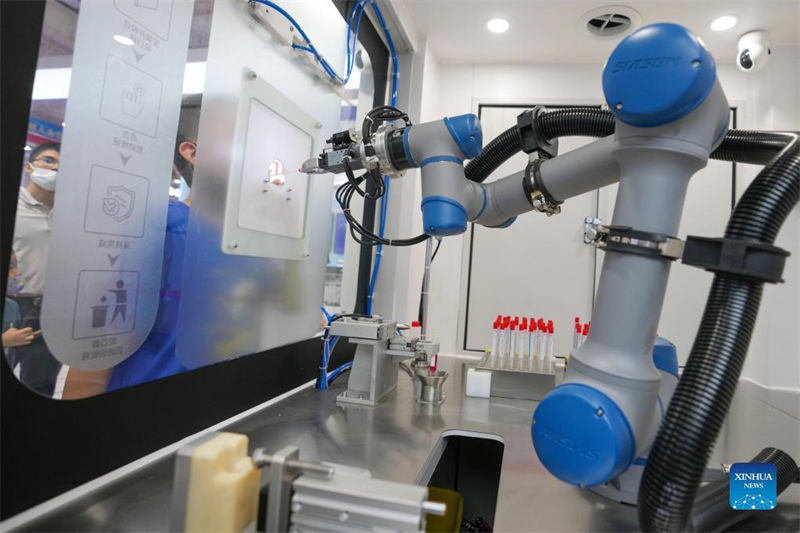 Beijing realiza Conferência Mundial de Rob?s de 2022 