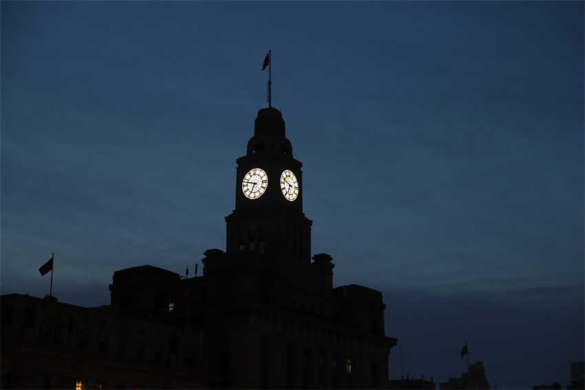 Shanghai suspende ilumina??o paisagística em algumas áreas ao longo do rio Huangpu
