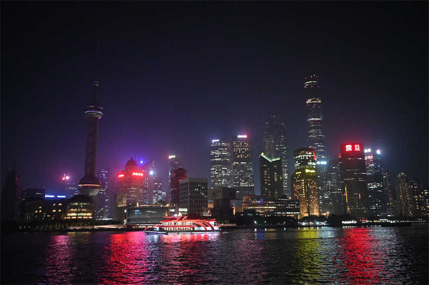 Shanghai suspende ilumina??o paisagística em algumas áreas ao longo do rio Huangpu