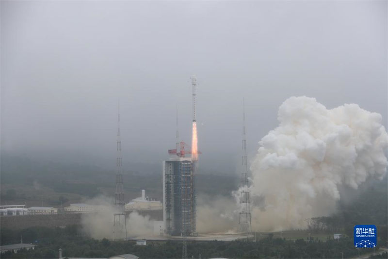 China lan?a satélite Beijing-3B com sucesso