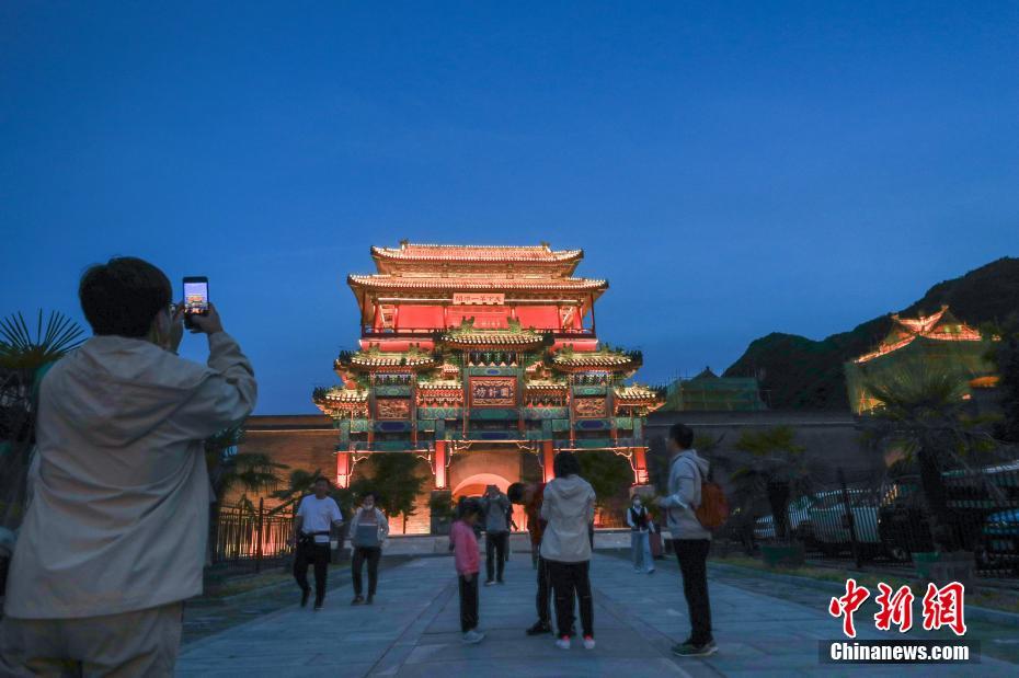 Galeria: se??o Juyongguan da Grande Muralha abre ao público à noite pela primeira vez