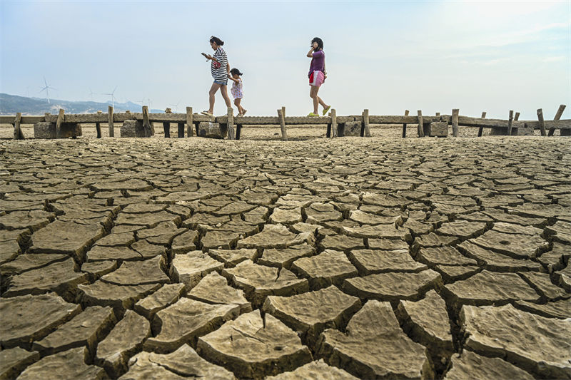 Jiangxi: seca do lago Poyang p?e a descoberto ponte de 2.930 metros na dinastia Ming