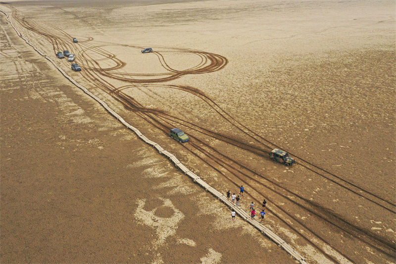 Jiangxi: seca do lago Poyang p?e a descoberto ponte de 2.930 metros na dinastia Ming