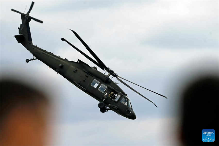 Bucareste: Exposi??o Aérea Internacional & Exposi??o da Avia??o Geral