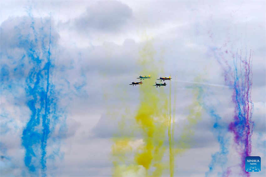 Bucareste: Exposi??o Aérea Internacional & Exposi??o da Avia??o Geral