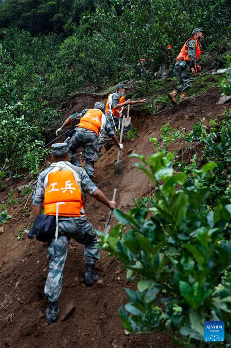 Esfor?os de resgate seguem em andamento em Sichuan