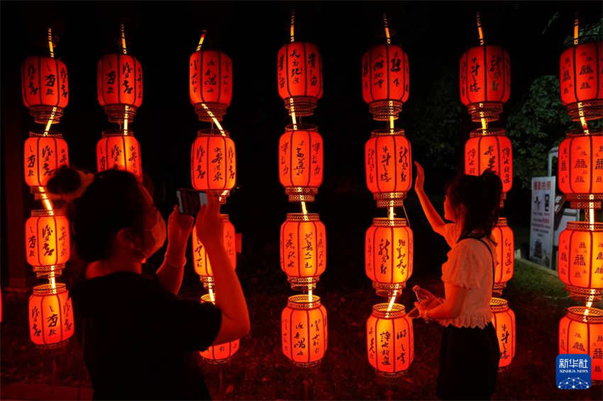 Festival do Meio Outono: redu??o do número de viagens na sequência de medidas anti-epidêmicas