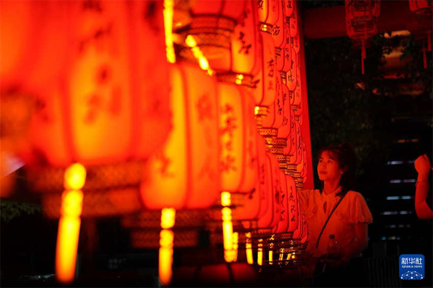 Festival do Meio Outono: redu??o do número de viagens na sequência de medidas anti-epidêmicas