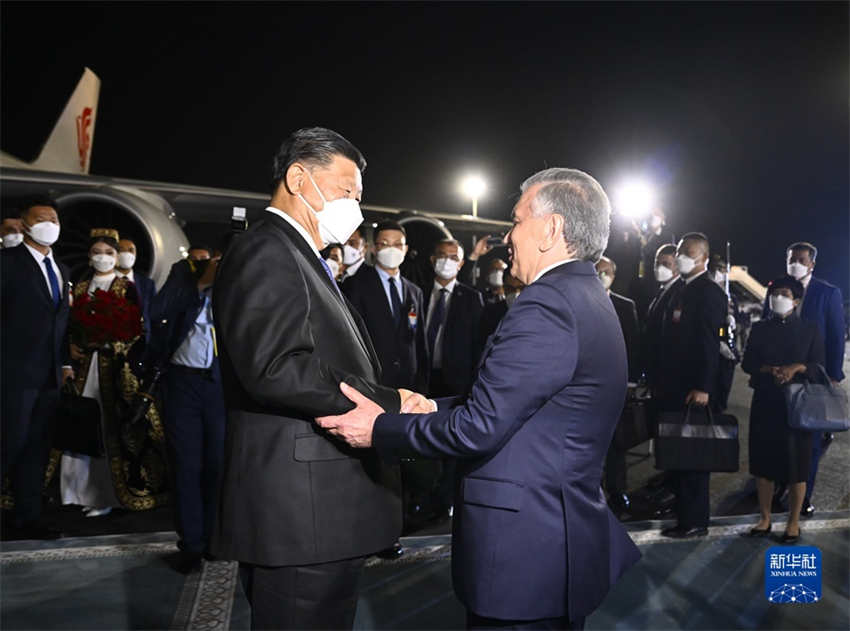 Xi Jinping chega ao Uzbequist?o para visita de Estado e cúpula da OCS