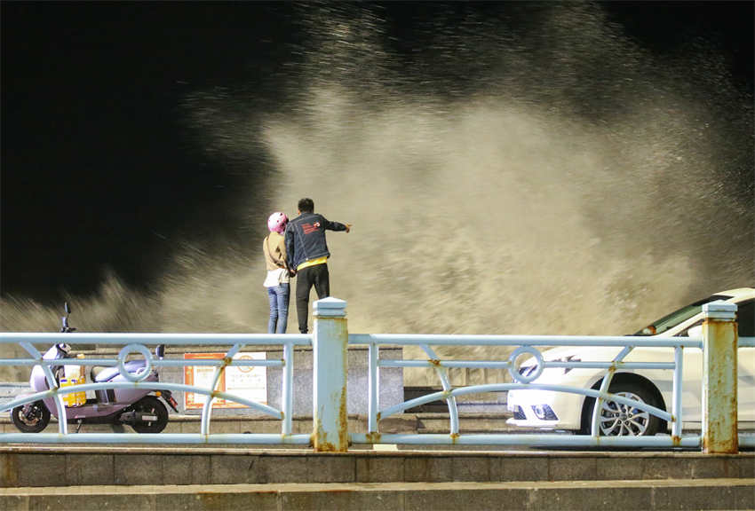 China emite alerta vermelho para tuf?o Muifa que deve atingir a terra duas vezes