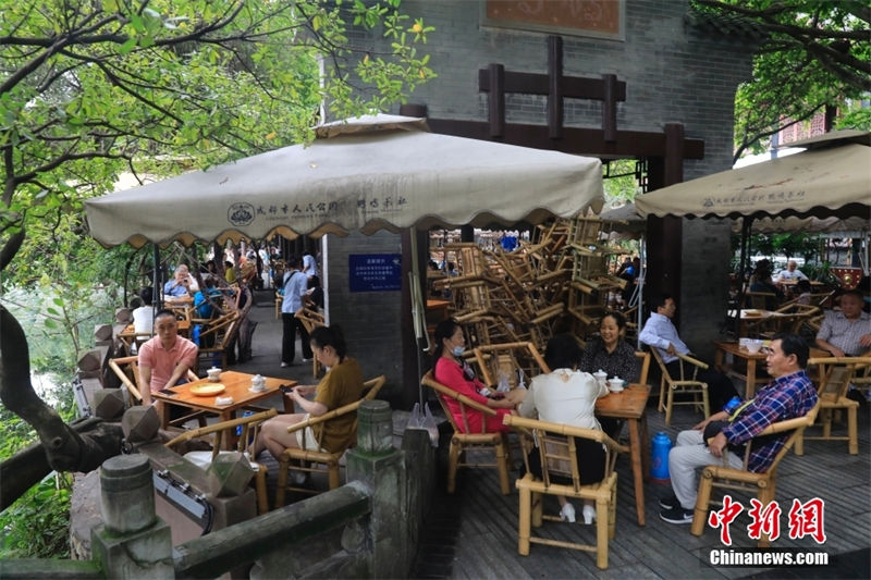 Chengdu retoma vida normal após o controle do novo surto de Covid-19