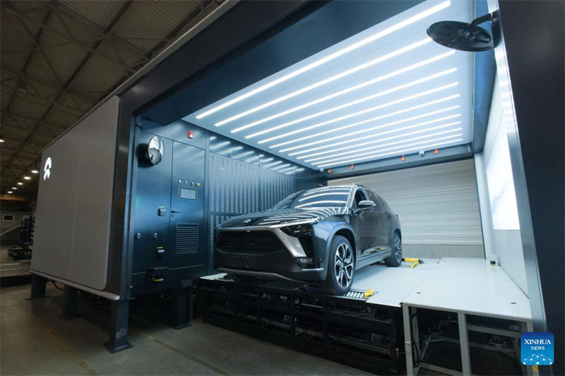 Nova fábrica de baterias da fabricante chinesa de veículos elétricos NIO na Hungria inicia opera??es