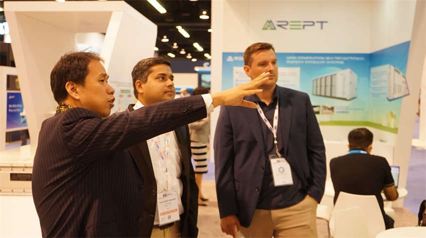 Empresas chinesas de energia limpa s?o destaque em principal feira da América do Norte