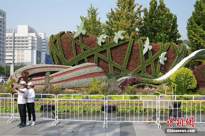 Galeria: canteiros temáticos s?o colocados ao longo da Avenida Chang'an em Beijing 