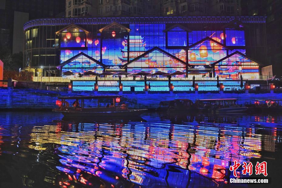 Galeria: cena encantadora noturna ao longo do rio Jinjiang em Chengdu