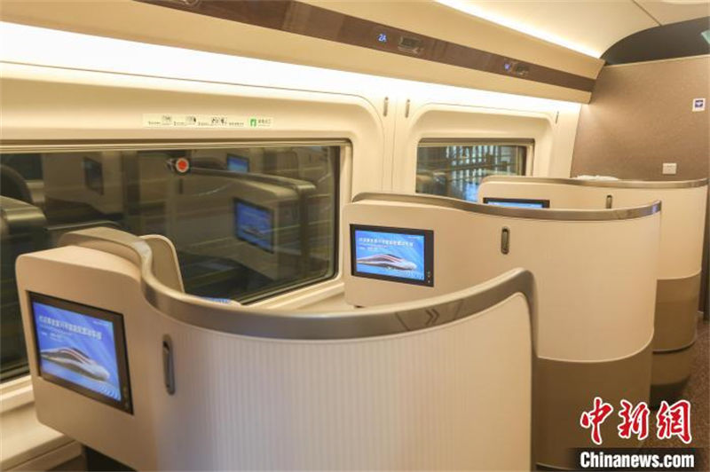 Novo trem-bala inteligente Fuxing será colocado em circula??o