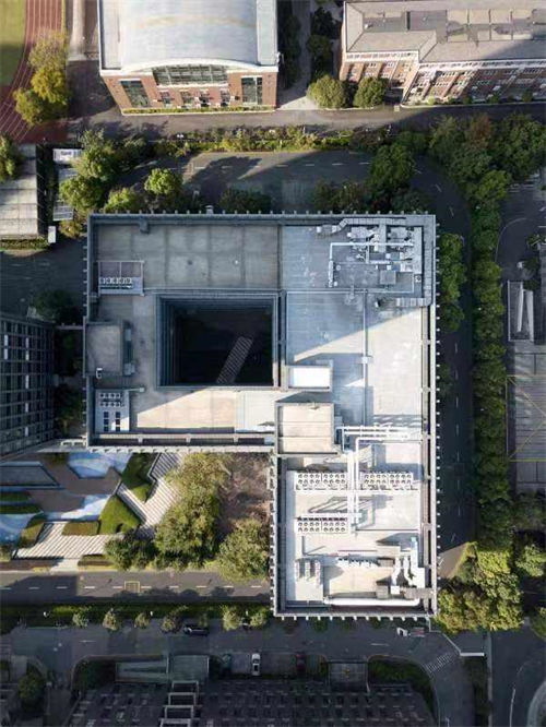 Jovem chinês faz registro aéreo de prédios com formatos numéricos de 0 a 9