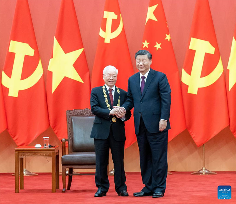 Xi Jinping concede medalha de amizade ao chefe do Partido Comunista do Vietn?