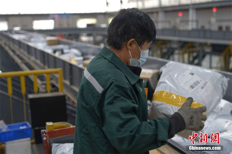 Zhejiang: negócio online em importa??o e exporta??o tem alto fluxo