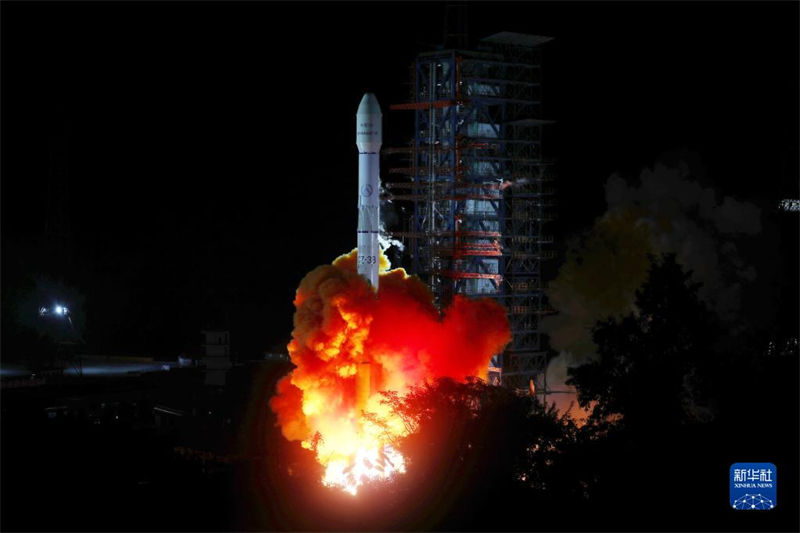 China lan?a novo satélite de comunica??es com sucesso